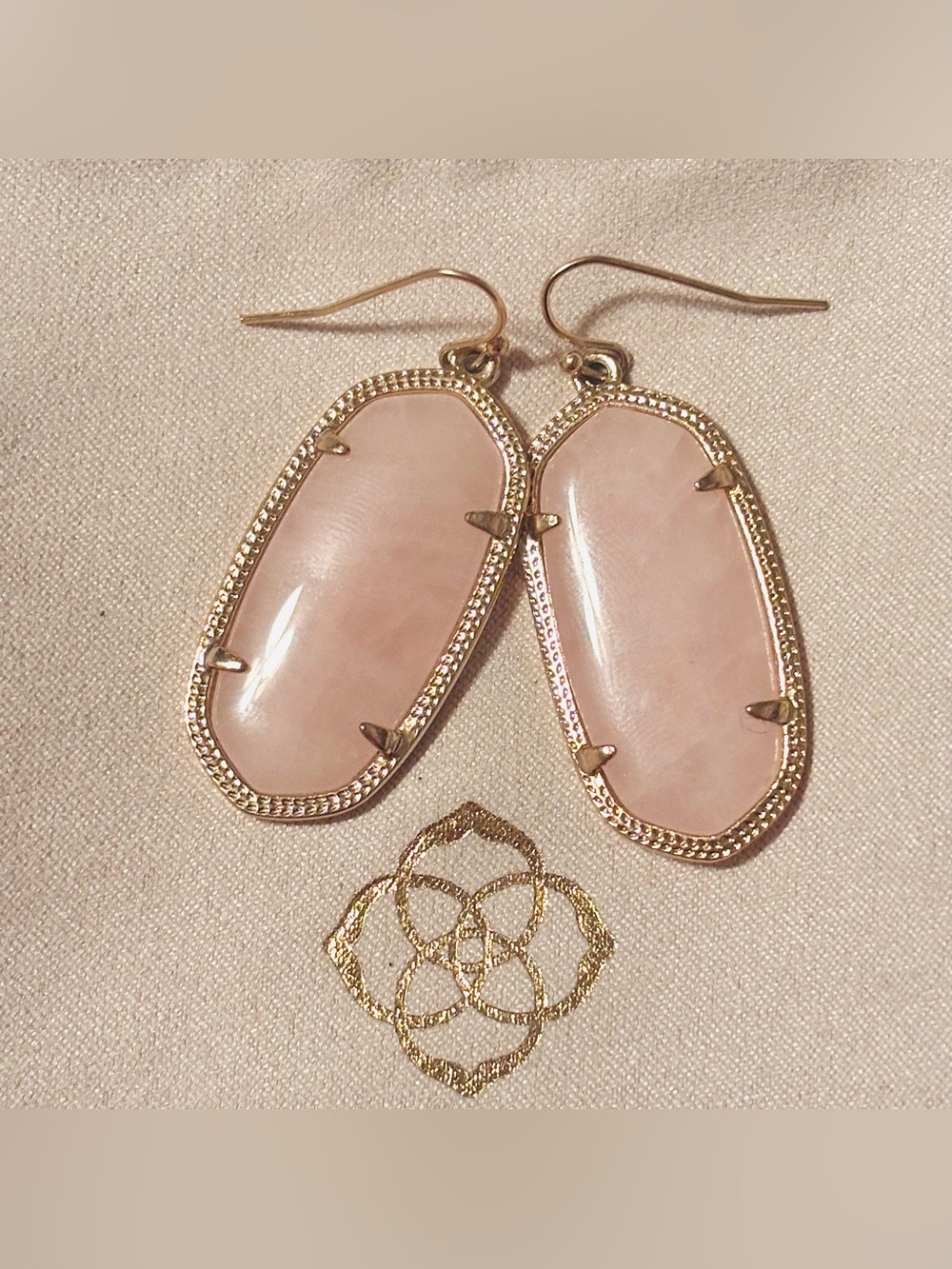 Kendra Scott Elle Gold Drop Earrings in Rose Quartz - Picture 3 of 3